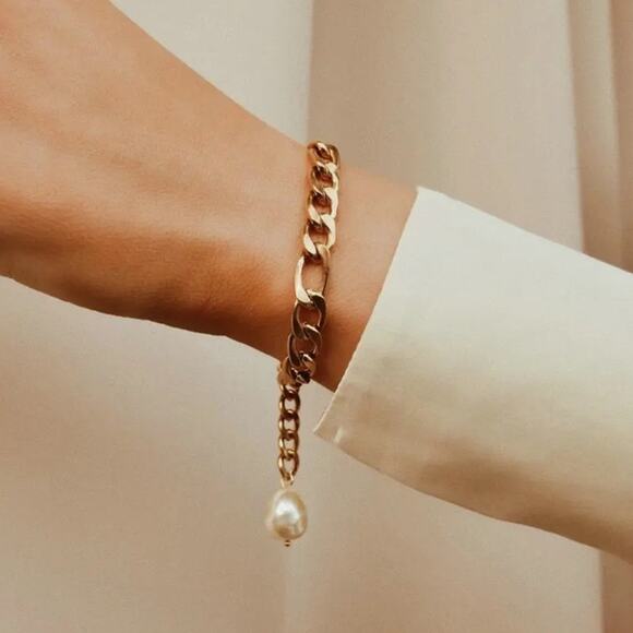NEW 18K yellow gold plated Figaro chain freshwater pearl bracelet jewelry B20B - Picture 1 of 10